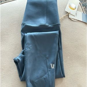 Vuori Evolve Legging - NWT- XS Pool Blue